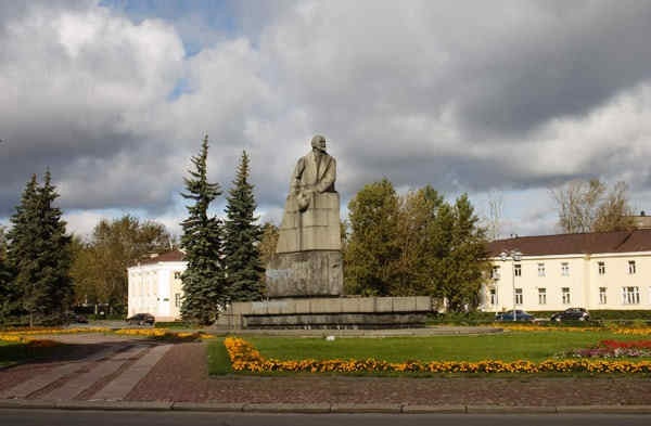 Памятник В.И.Ленину. Фото В.Голубева