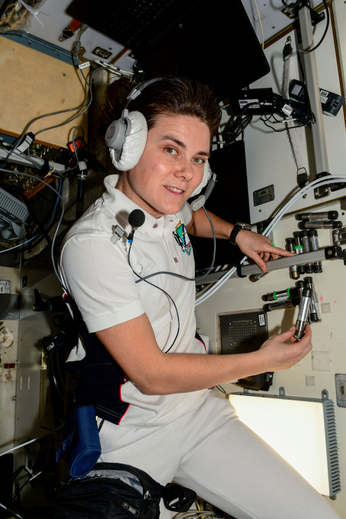 Кикина Анна Юрьевна 131-й космонавт нашей страны, 592-й космонавт Мираjpg