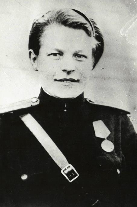 В 1943 году было присвоено звание лейтенанта. Ленинградский фронт..jpg