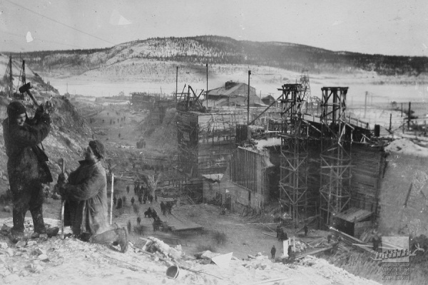 Центральный котлован водосброса. 15 марта 1933 года